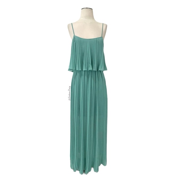 Forever 21 Dresses & Skirts - Forever 21- Aqua Pleated Maxi Dress Size XS